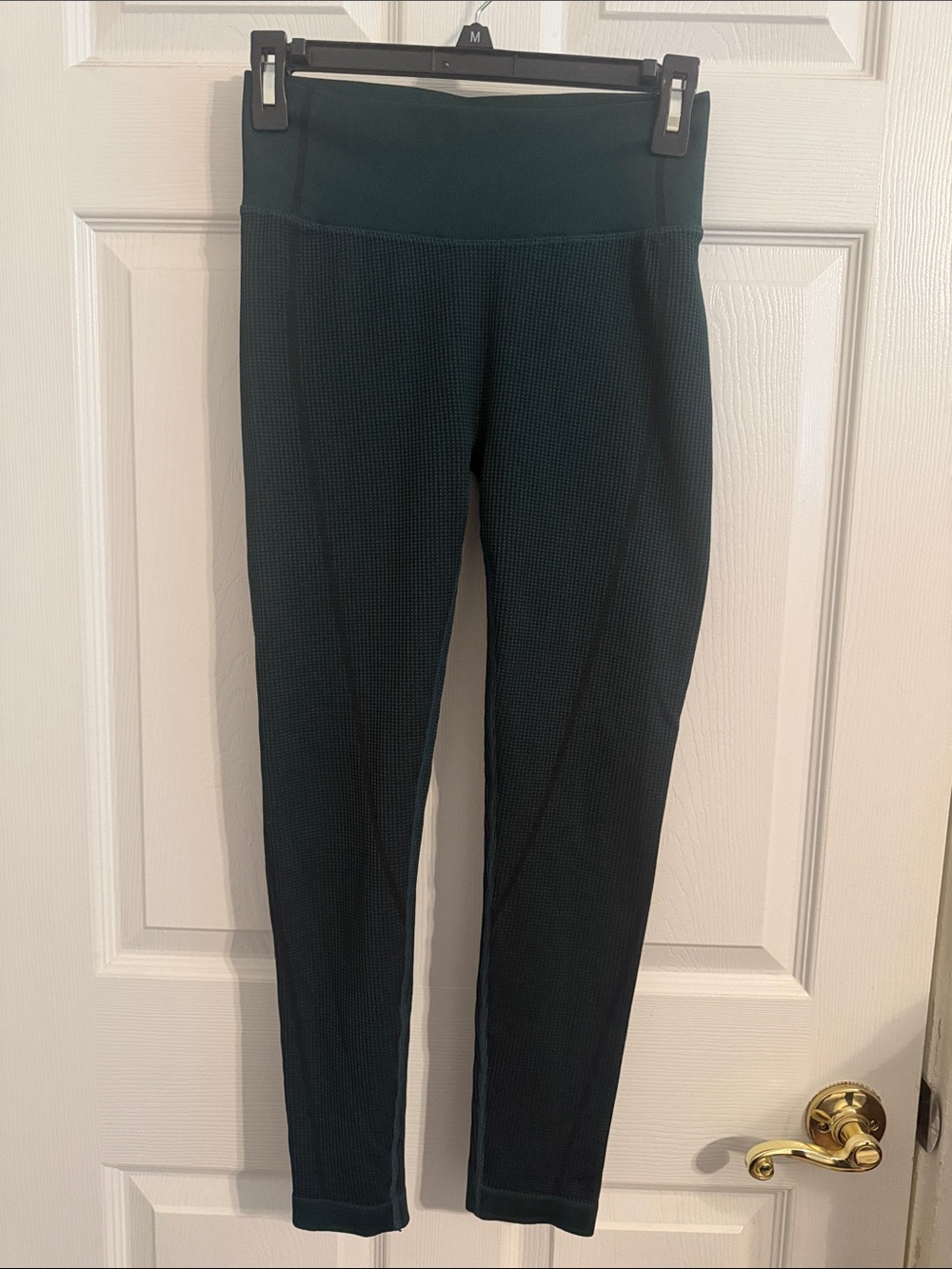 Offline By Aerie Women’s Seamless 7/8 Legging Color Green & Black Size Medium